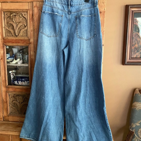 Very Cool Jeans - Picture 2 of 5